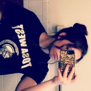 Meet your Posher, Adriana